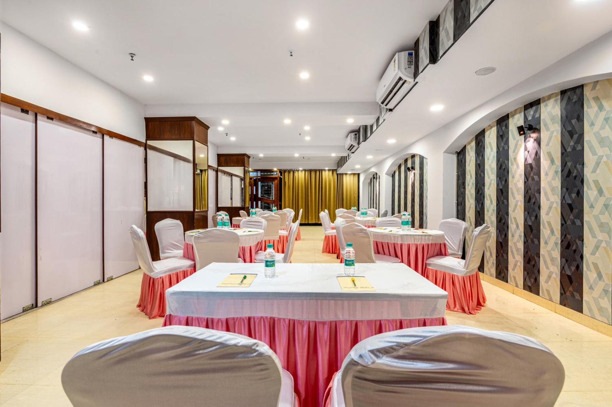Hotel Nice Palace Delhi  Exterior photo