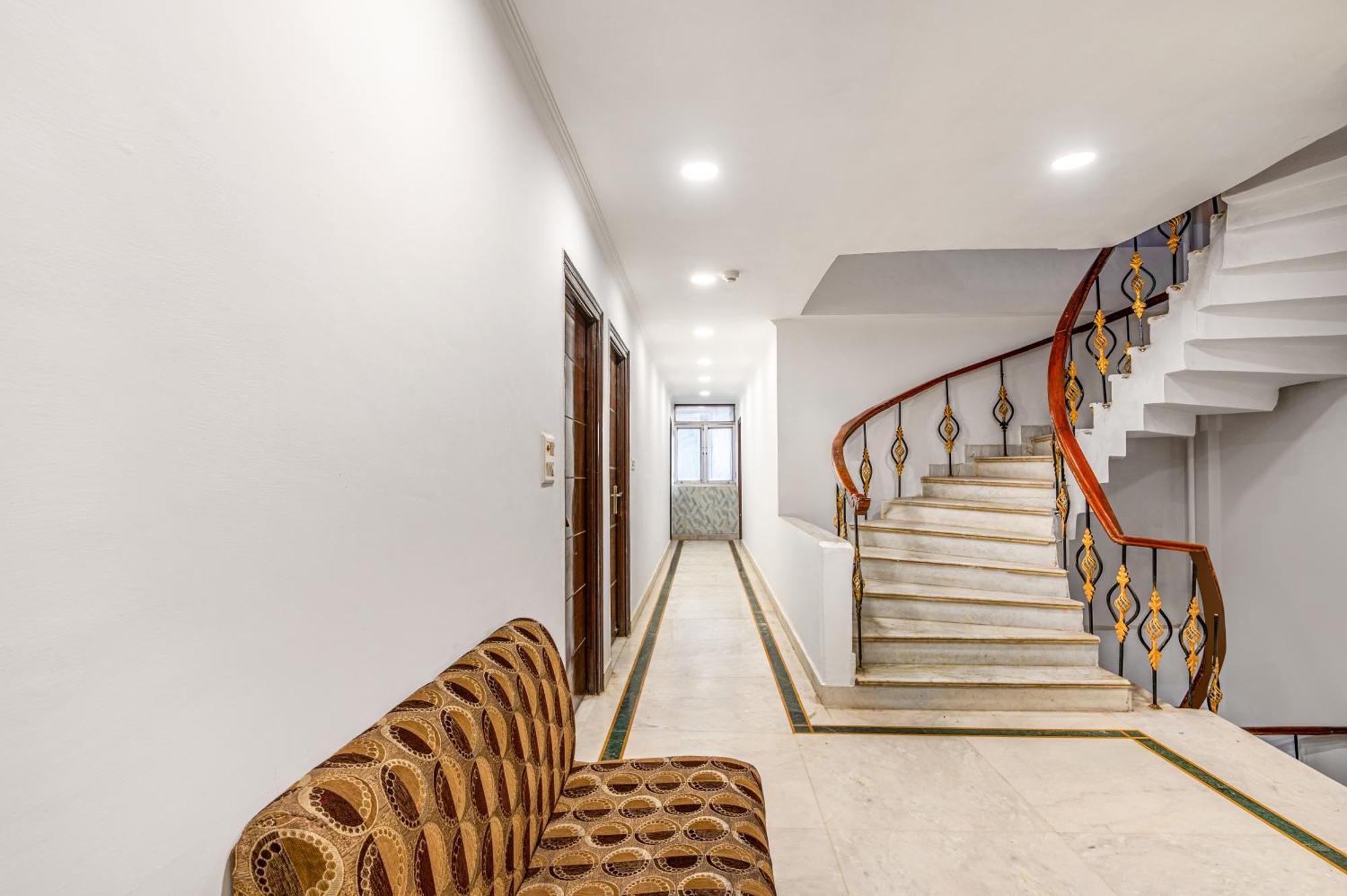 Hotel Nice Palace Delhi  Exterior photo