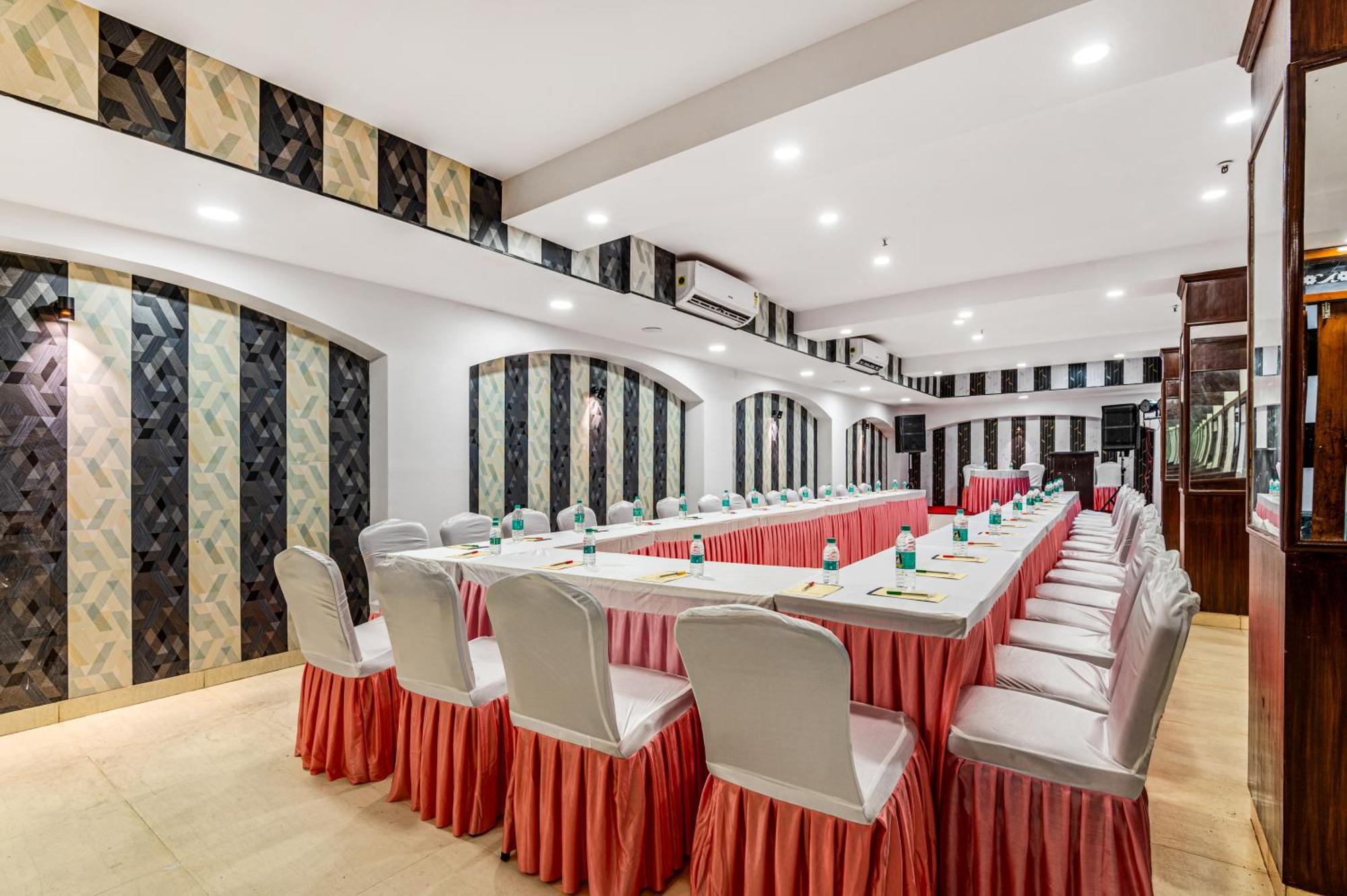 Hotel Nice Palace Delhi  Exterior photo