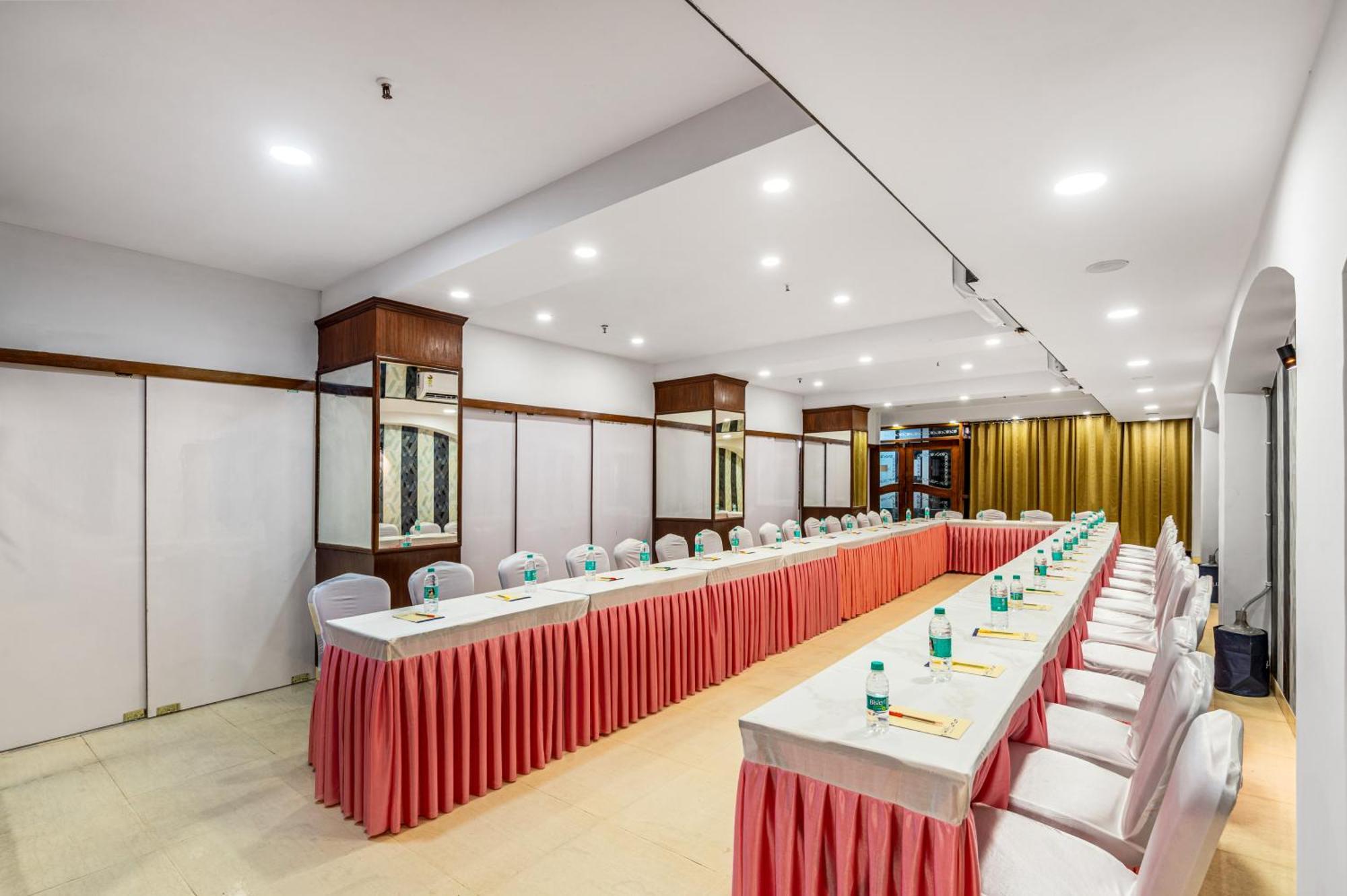 Hotel Nice Palace Delhi  Exterior photo