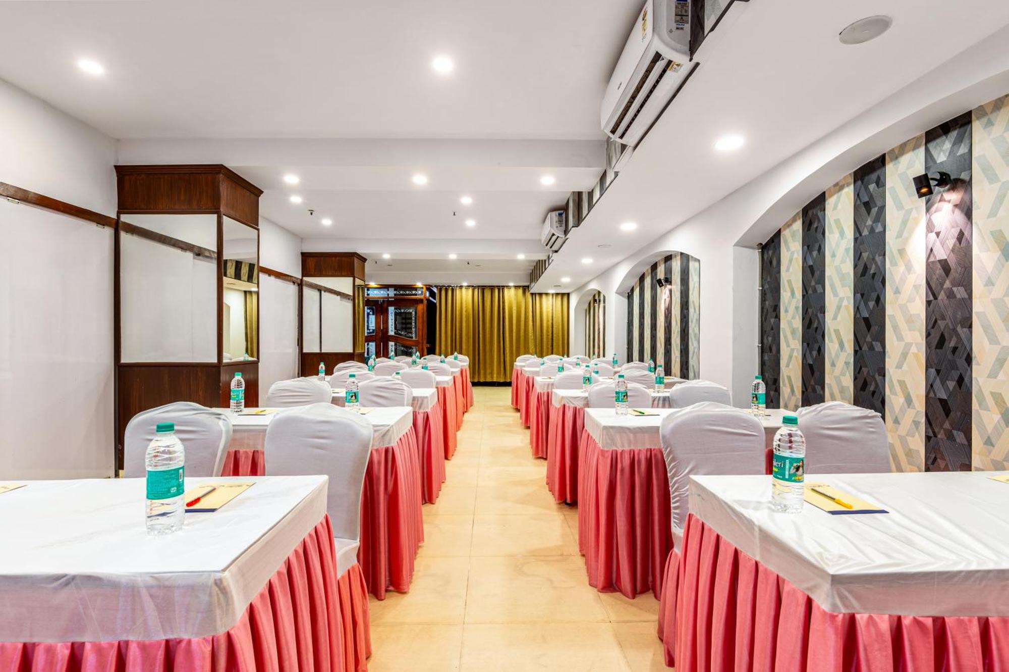 Hotel Nice Palace Delhi  Exterior photo